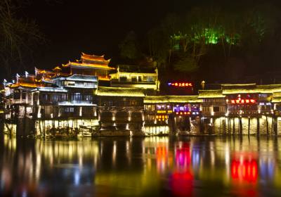 夜游鳳凰古城，感受別樣的古城美